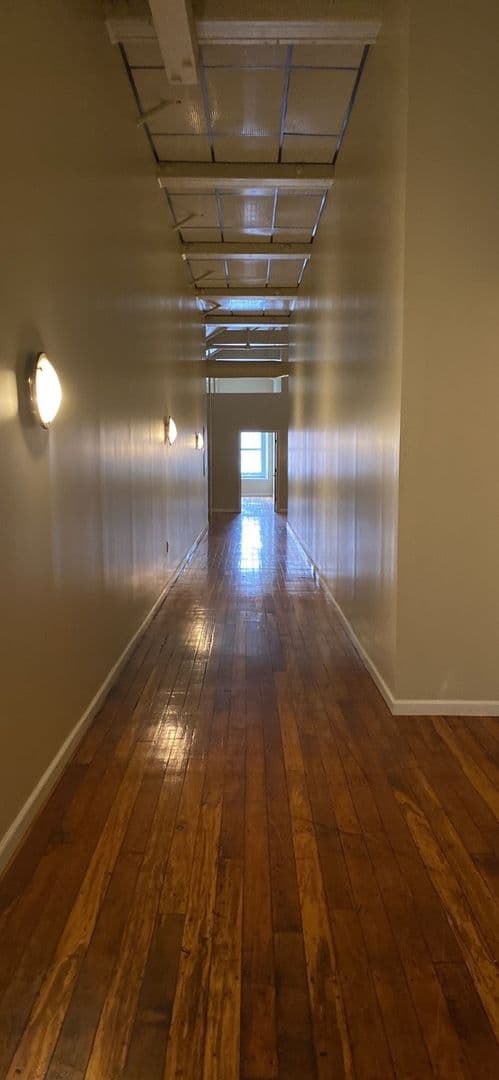 New Bedford Apartment: 75 Wamsutta Street