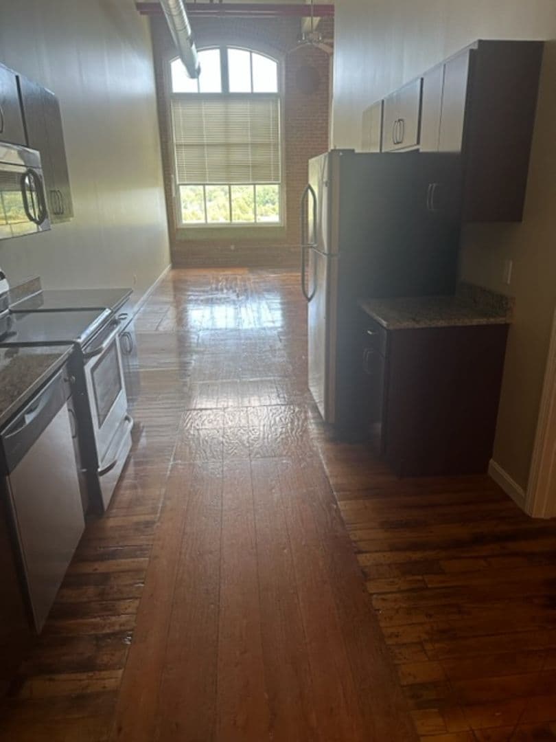 New Bedford Apartment: 200 Riverside Ave.