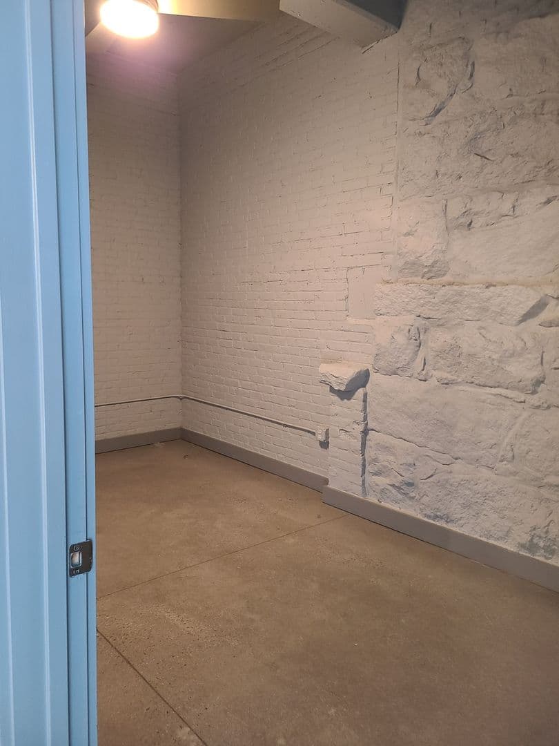 New Bedford Apartment: 55 Wamsutta Street