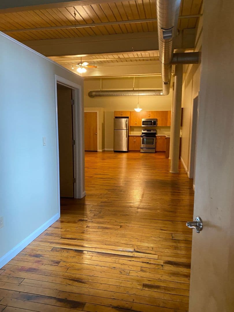 New Bedford Apartment: 75 Wamsutta Street
