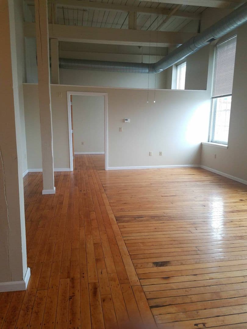 New Bedford Apartment: 75 Wamsutta Street