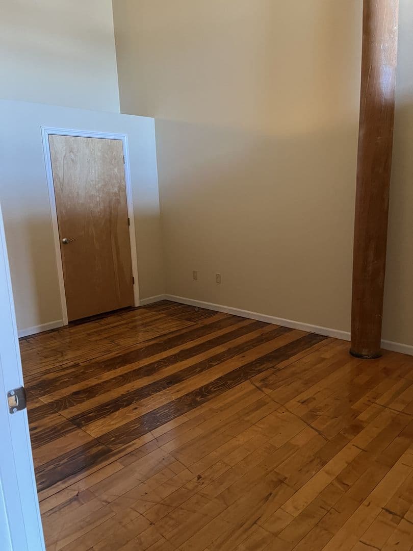 New Bedford Apartment: 10 Manomet Street
