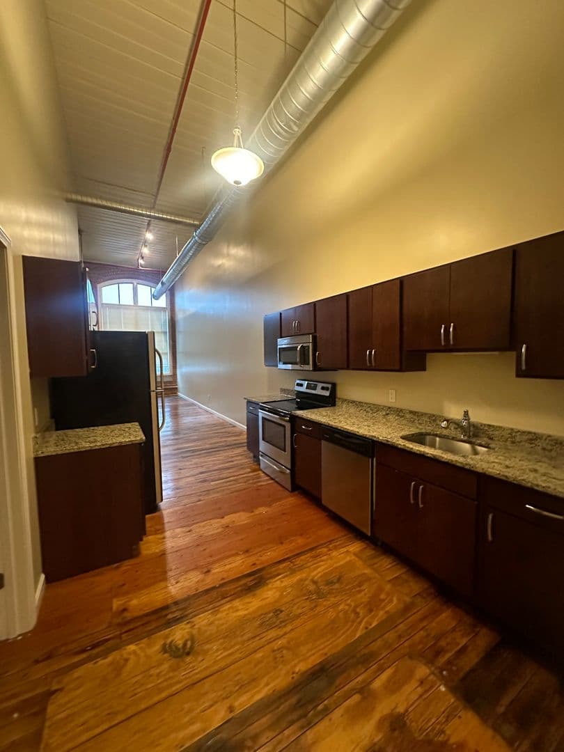 New Bedford Apartment: 200 Riverside Ave.