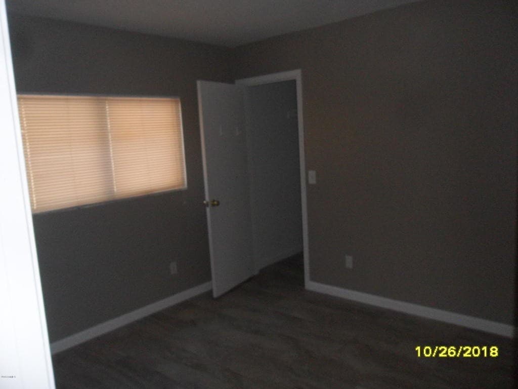 El Mirage House: 11509 W Charter Oak RD