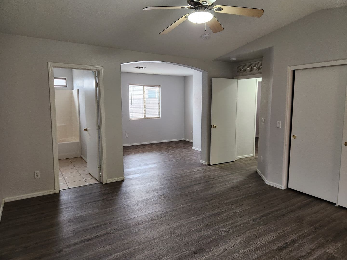 Avondale House: 2622 N 107th Ln