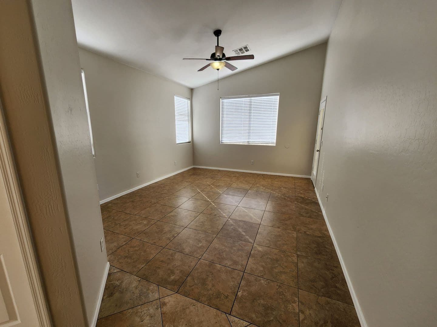 Litchfield Park House: 12547 W Glenrosa Dr