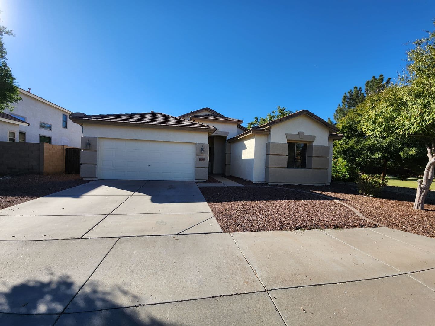 Litchfield Park House: 12547 W Glenrosa Dr