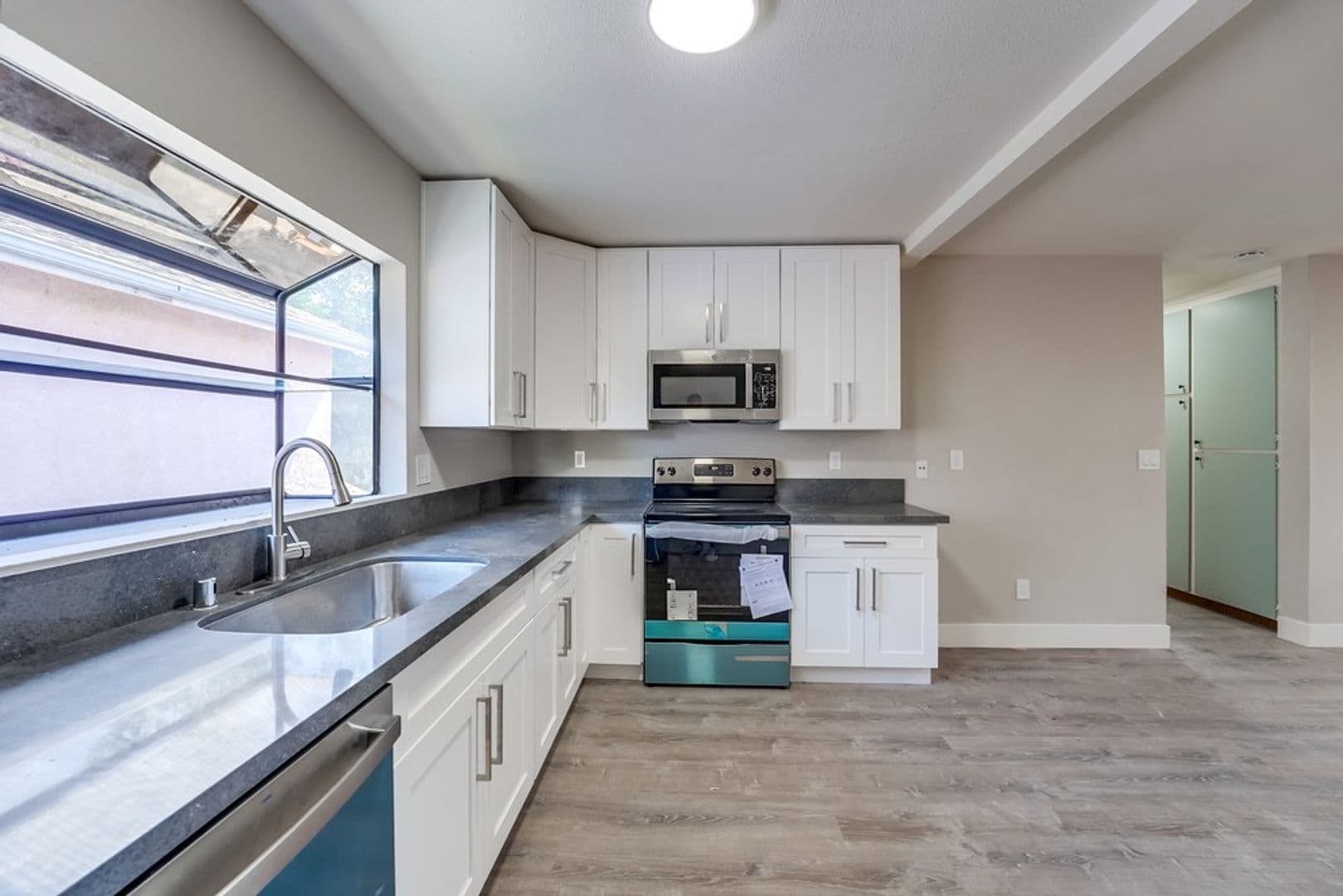 San Diego Apartment: 4226 Chamoune Ave.