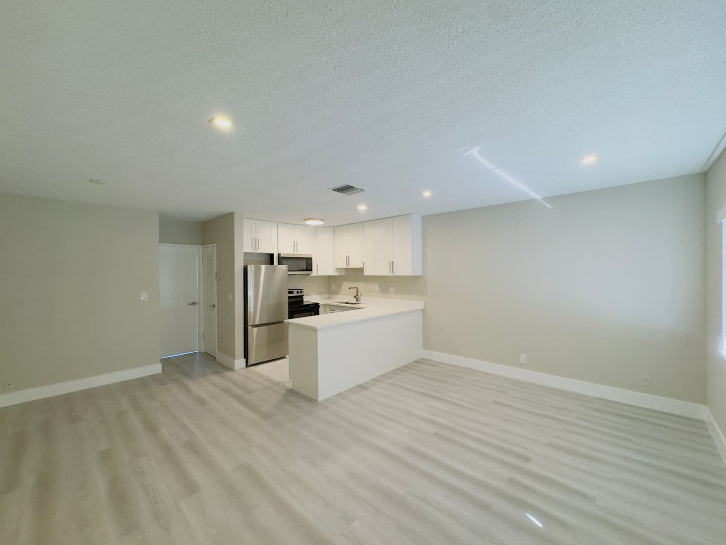 FORT LAUDERDALE Apartment: 1903 SW 3rd Ave