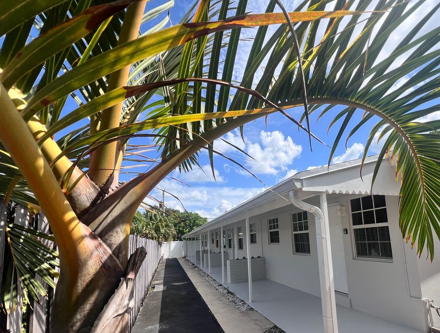 Fort Lauderdale Apartment: 716 SE 14th CT
