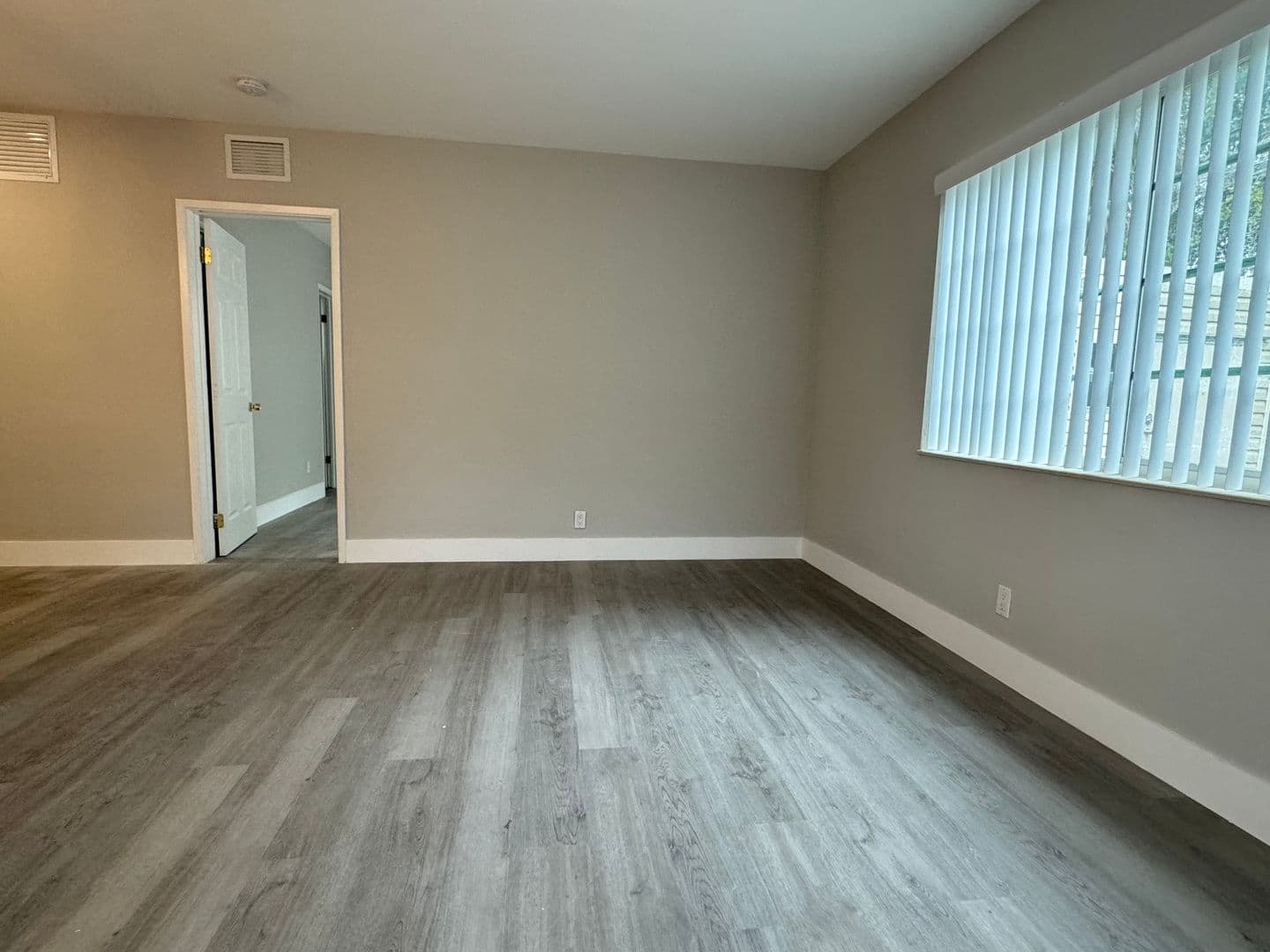 Fort Lauderdale Apartment: 716 SE 14th CT