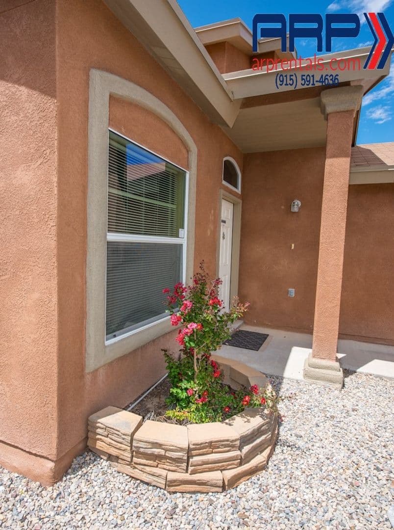 El Paso House: 2613 CHRIS EVERT PL