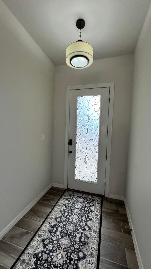 El Paso House: 1107 Sky River St