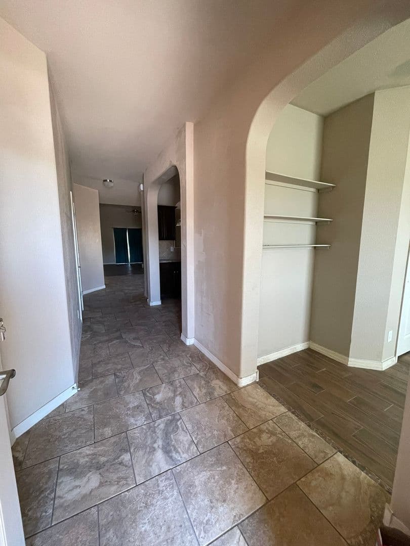 El Paso House: 14327 Early Morn Ave