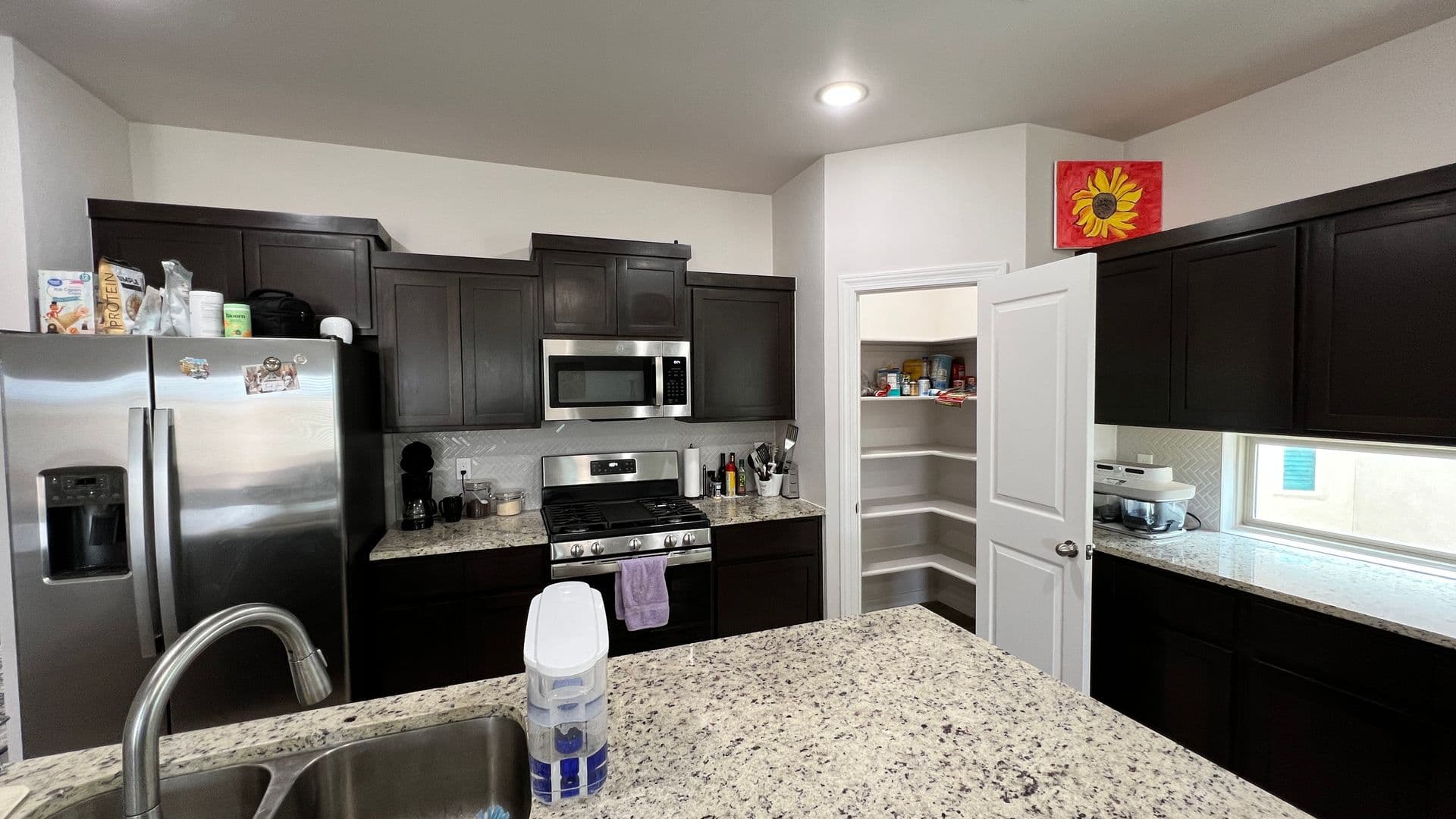 El Paso House: 1107 Sky River St