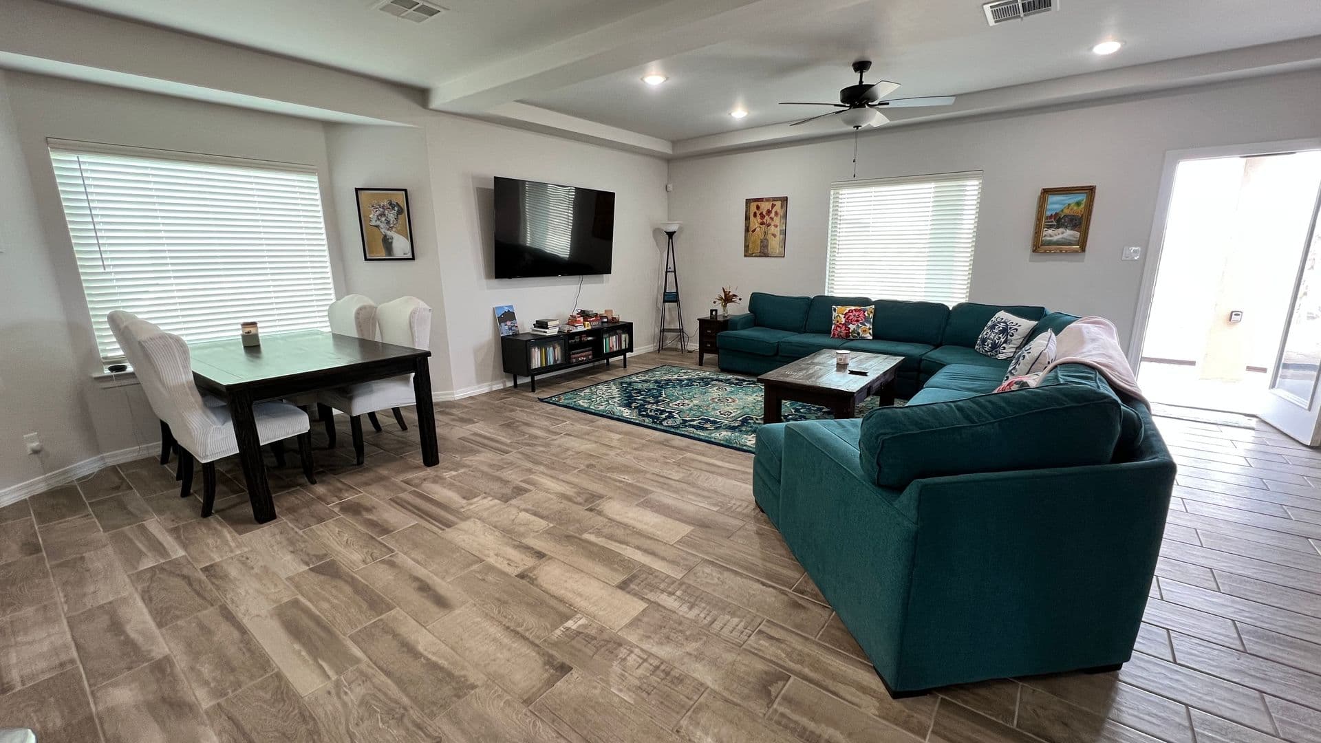 El Paso House: 1107 Sky River St