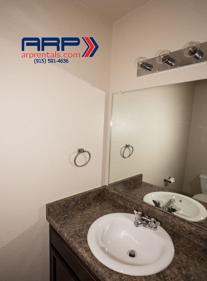 El Paso House: 2613 CHRIS EVERT PL