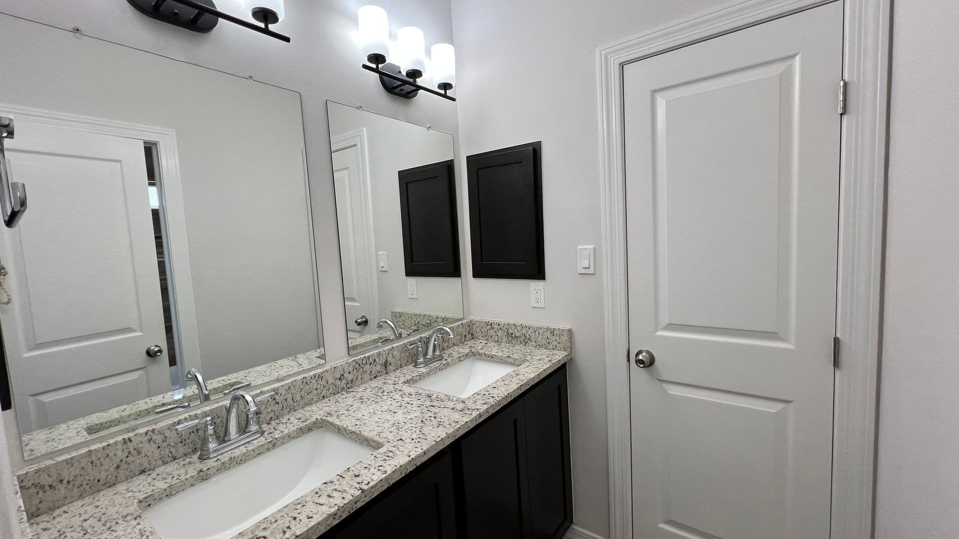 El Paso House: 1107 Sky River St