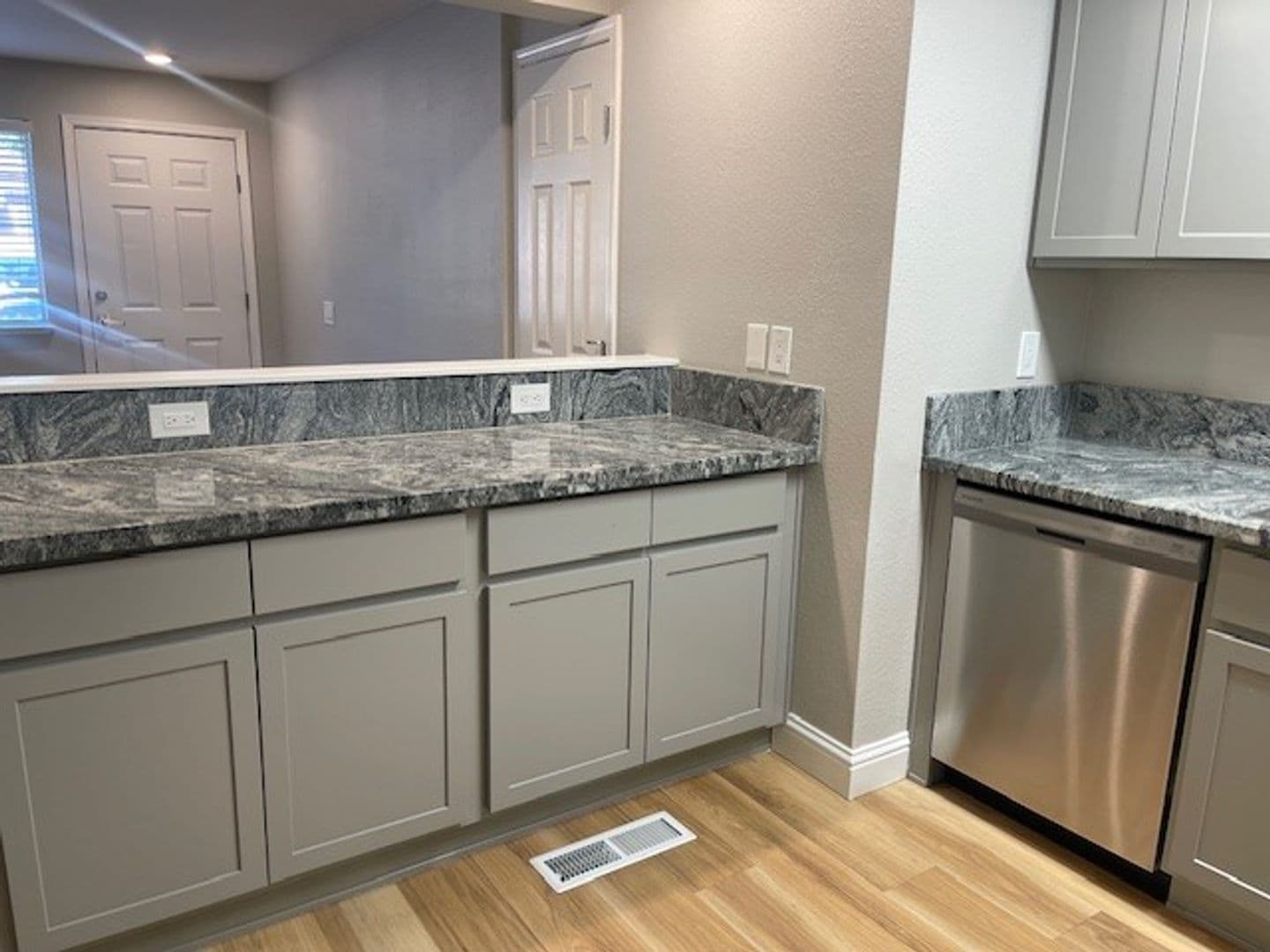 Reno Apartment: 1175 Glenda Way