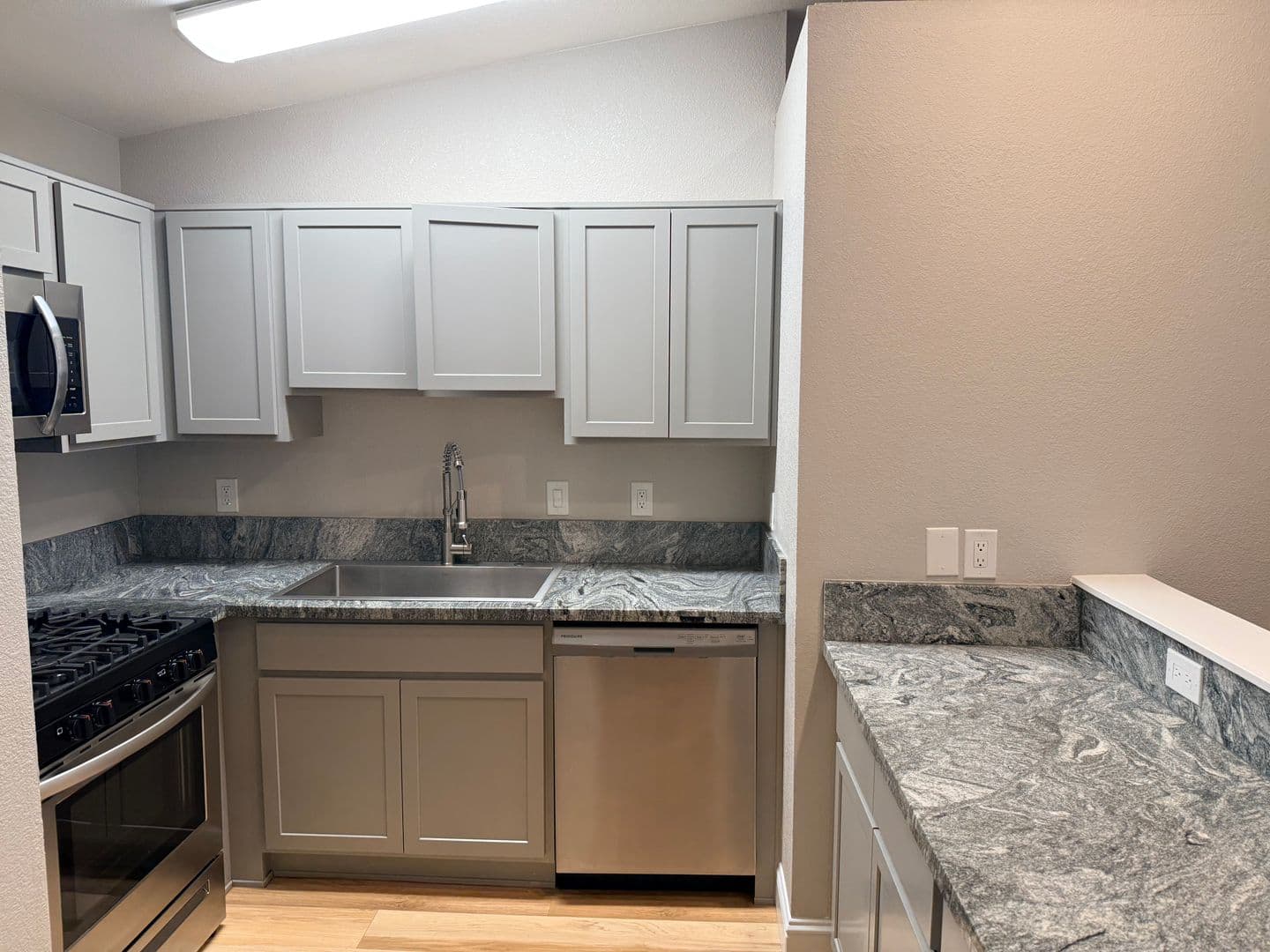 Reno Apartment: 1175 Glenda Way