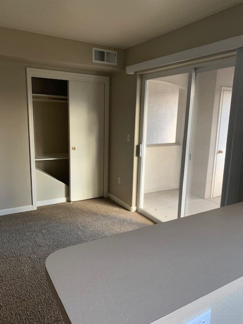 Sparks Apartment: 830 G Street