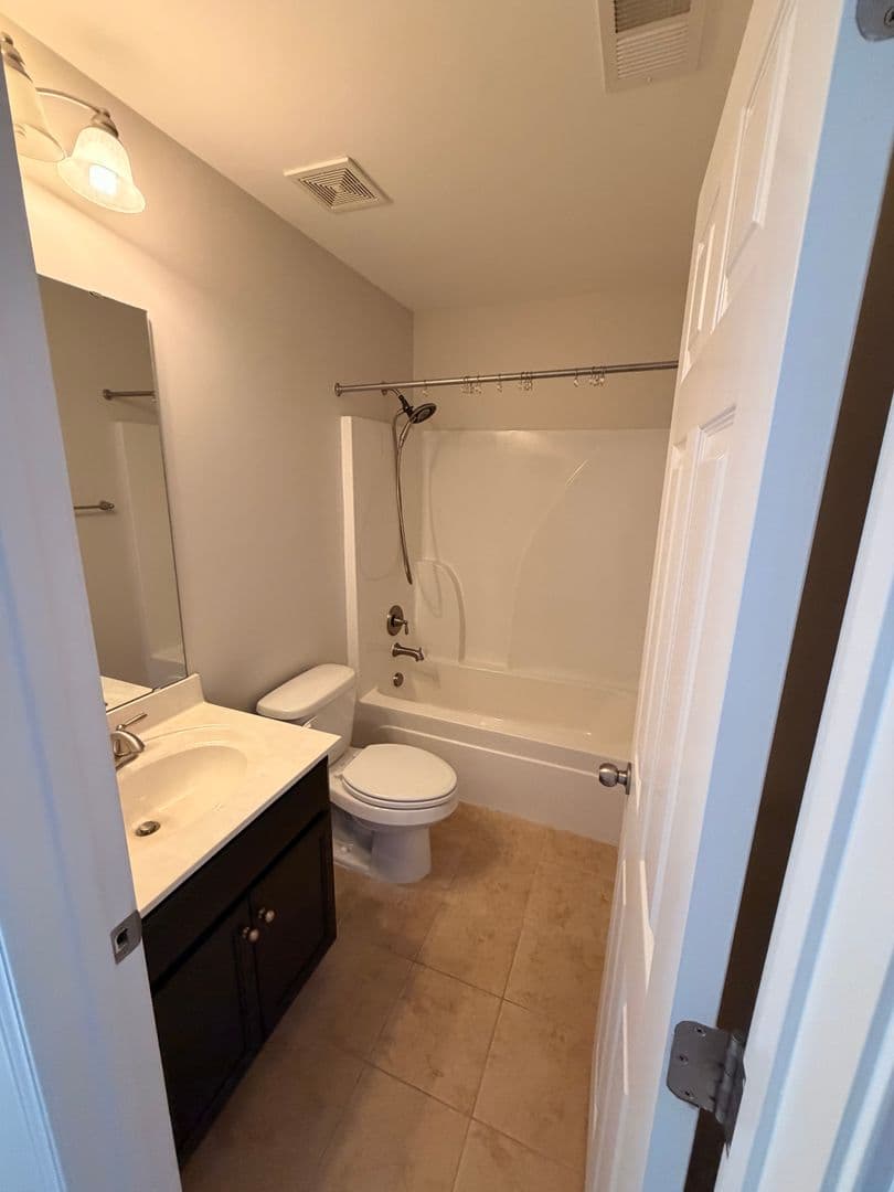 Moncks Corner House: 555 Crossland Drive