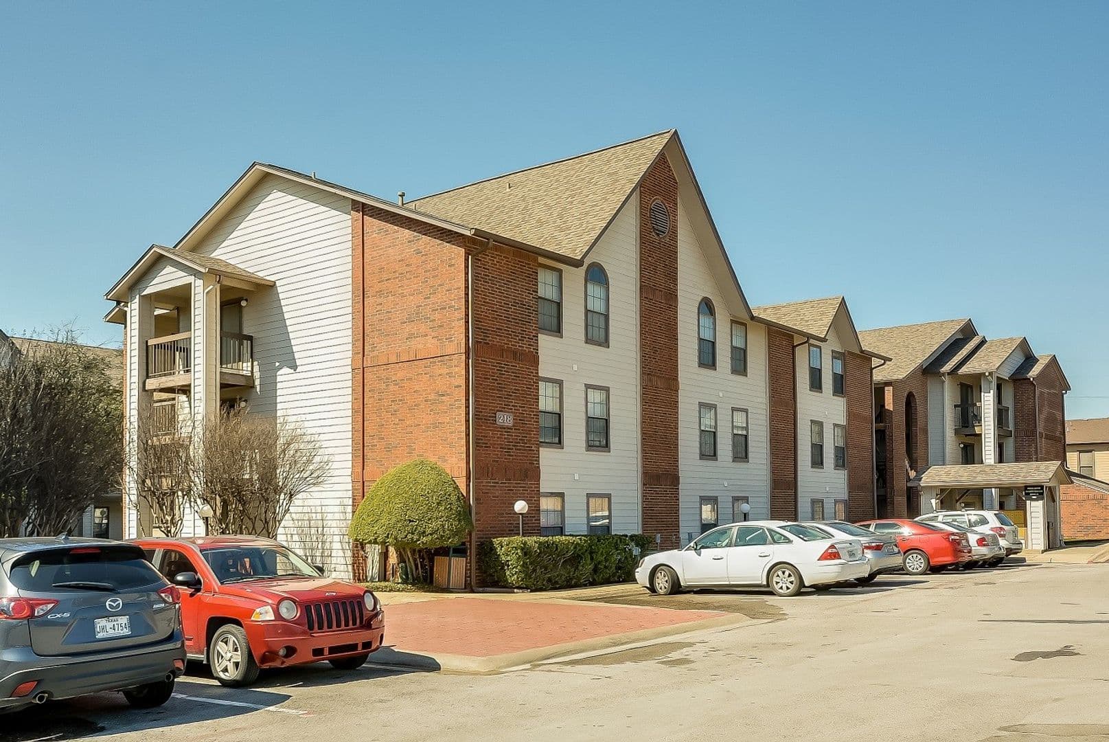 Denton Apartment: 218 North Texas Boulevard
