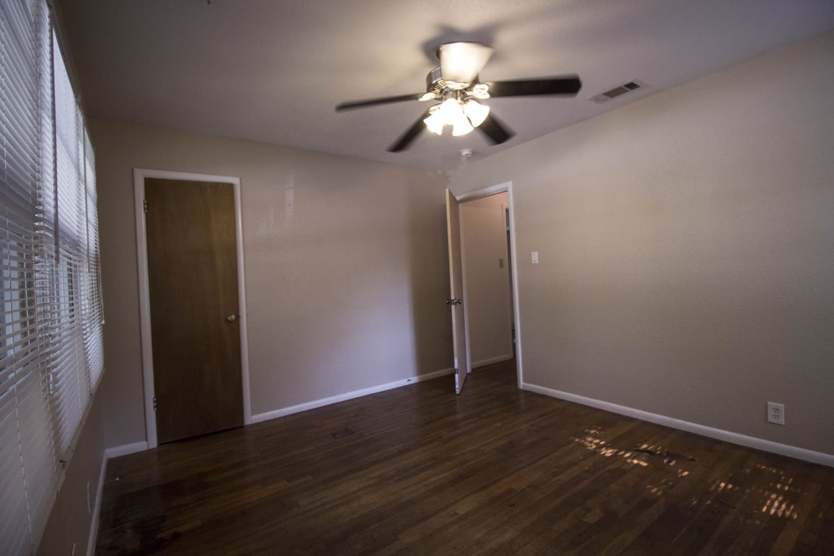 Denton House: 1004 Crescent