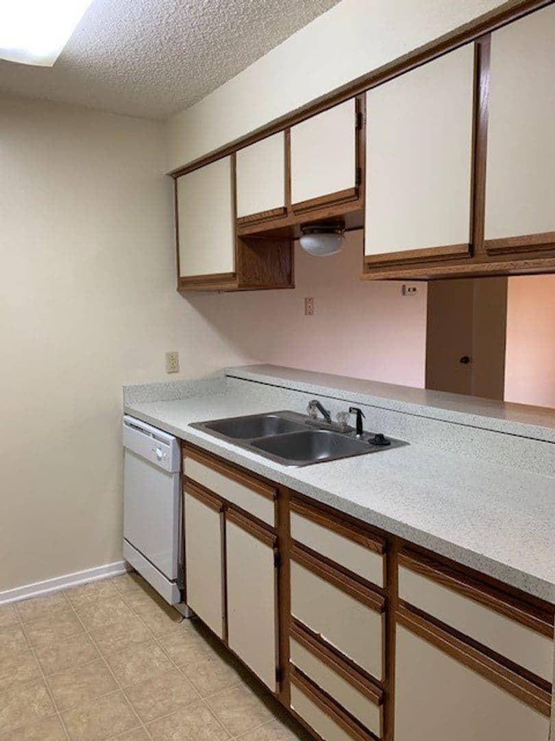 Denton Apartment: 218 North Texas Boulevard