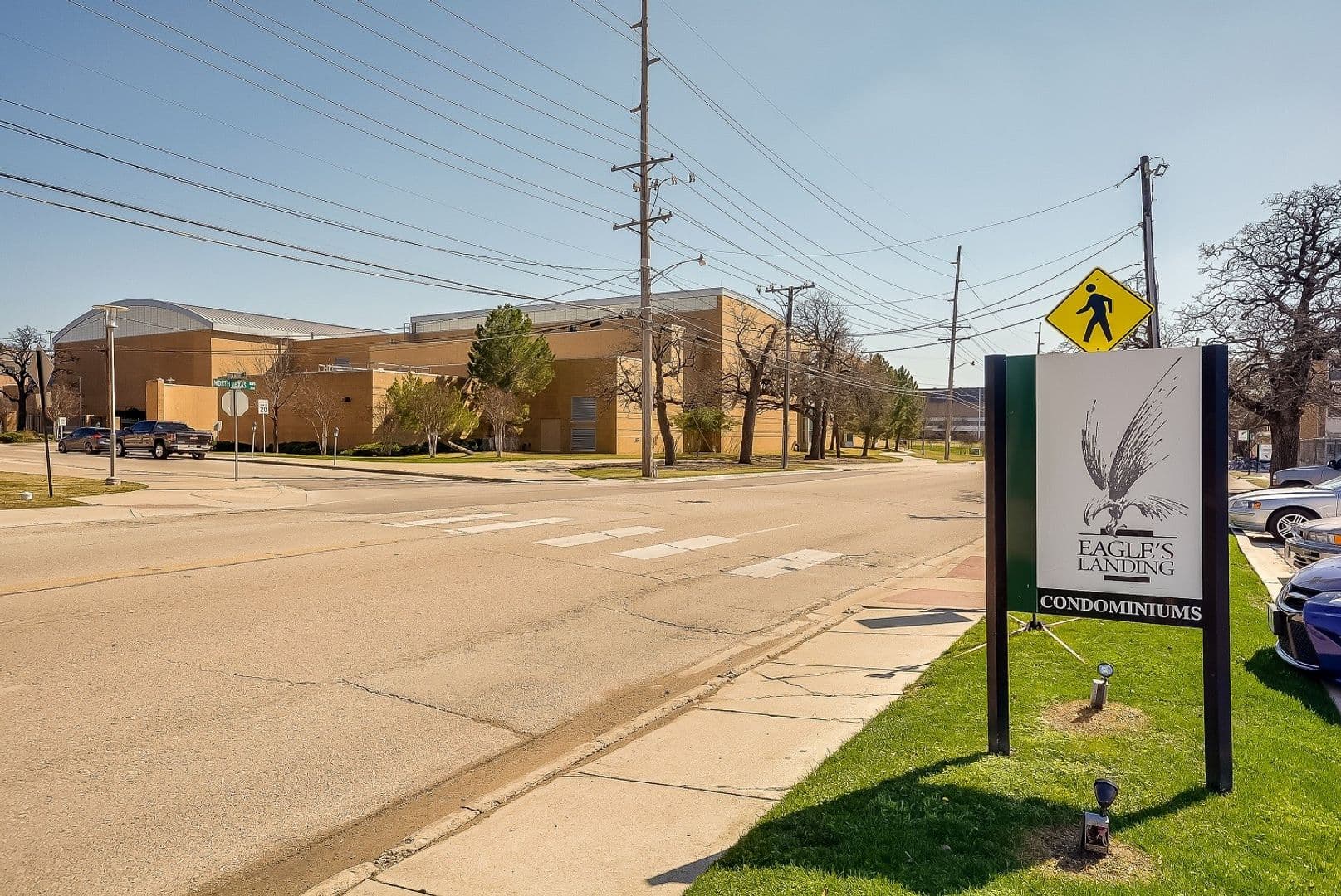Denton Apartment: 218 North Texas Boulevard