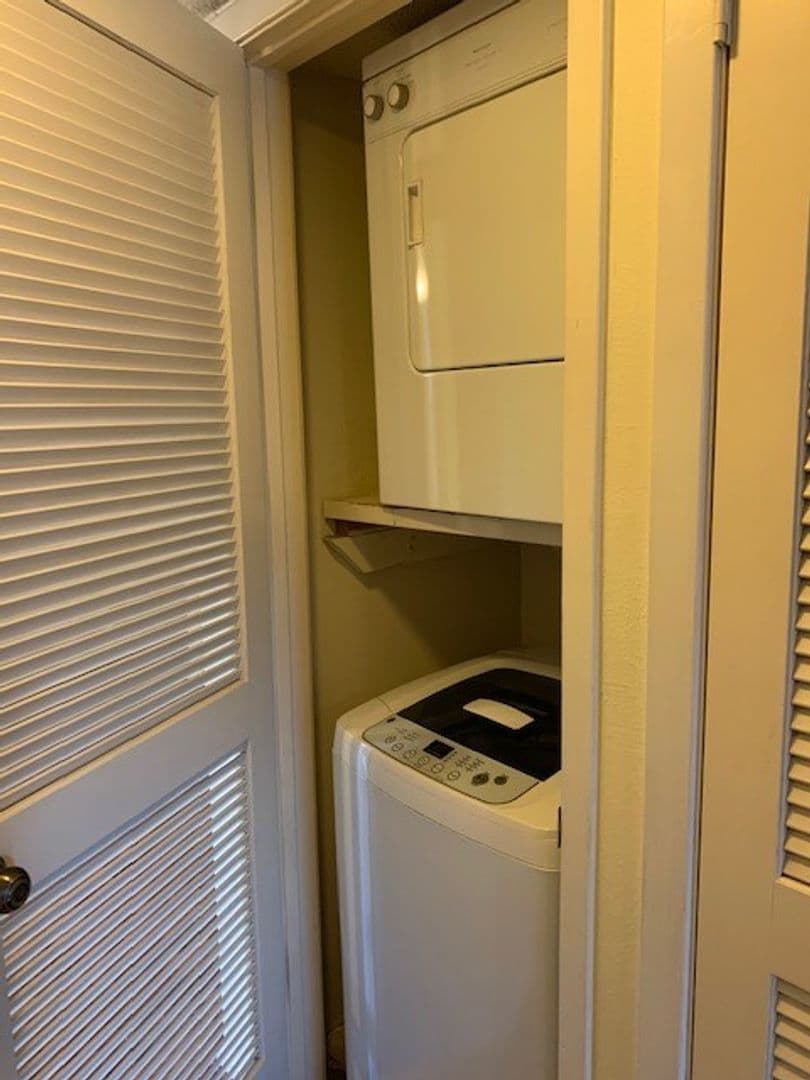 Denton Apartment: 218 North Texas Boulevard