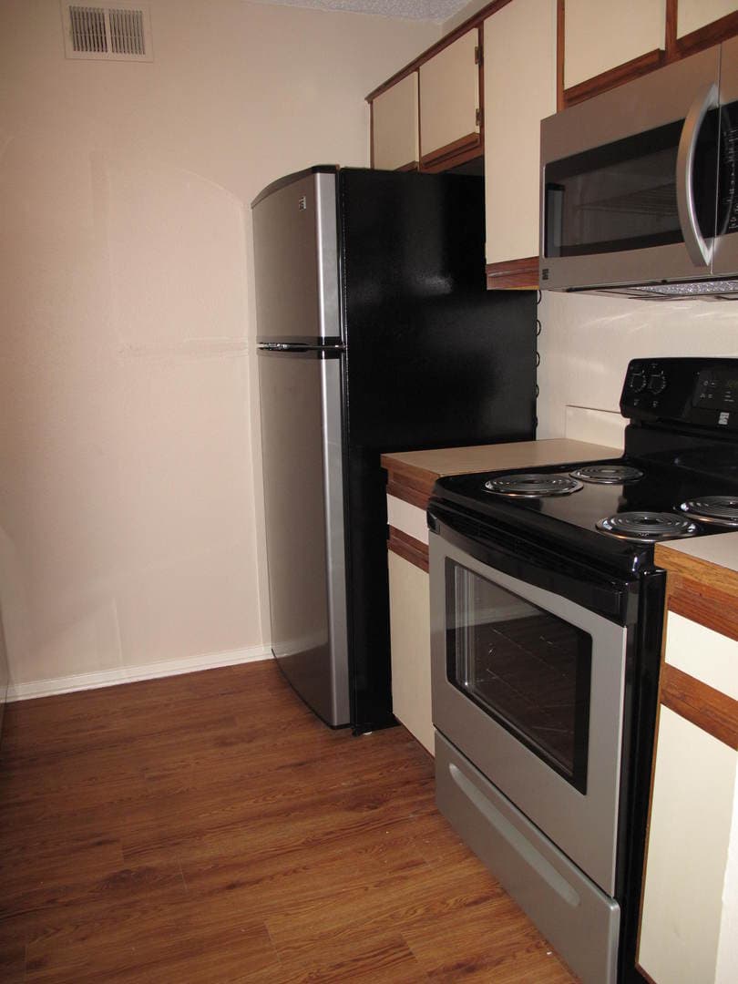 Denton Apartment: 218 North Texas Boulevard