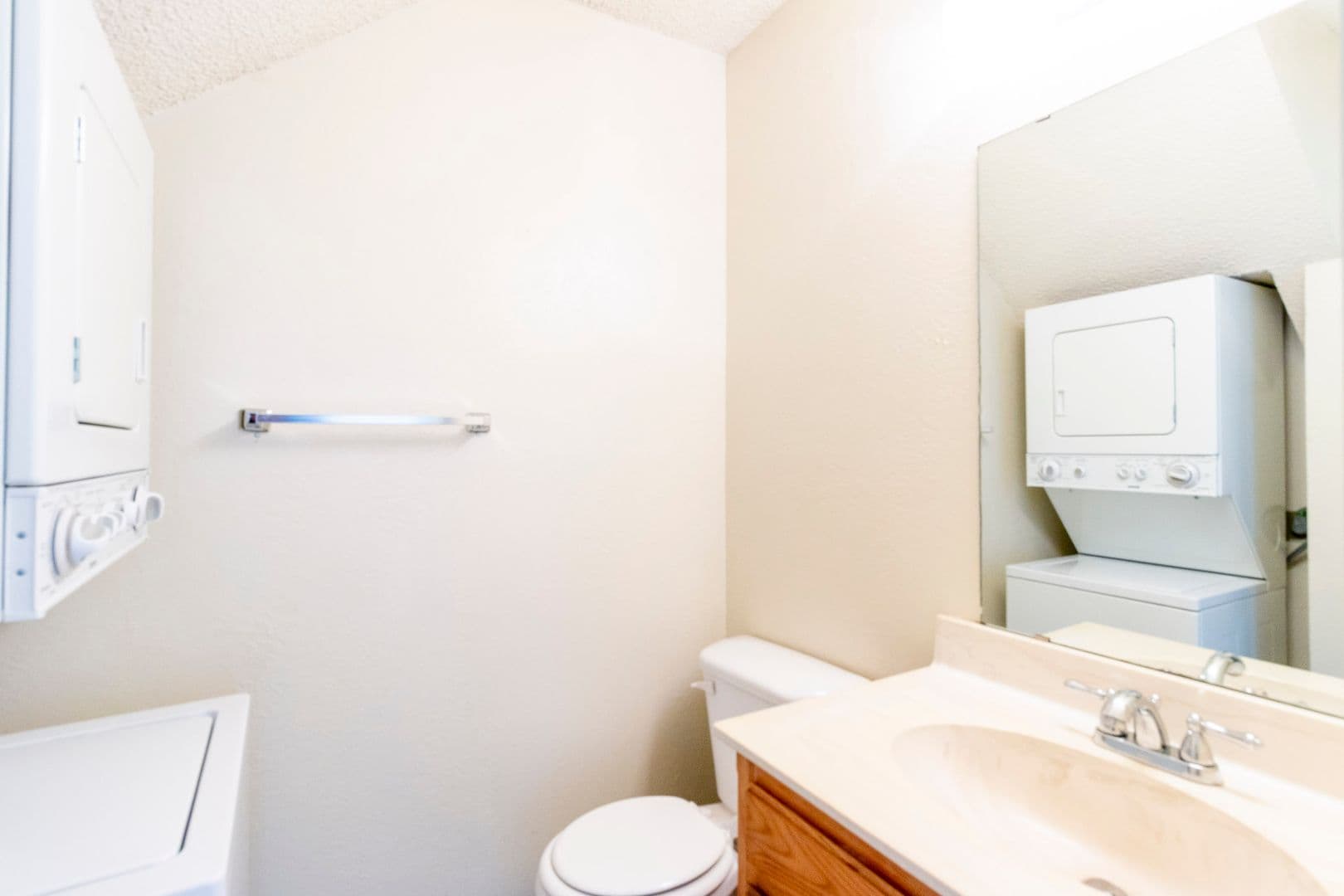 Denton Apartment: 922 Fannin Street