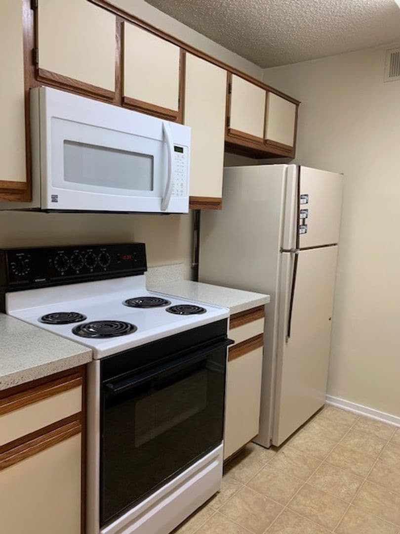 Denton Apartment: 218 North Texas Boulevard