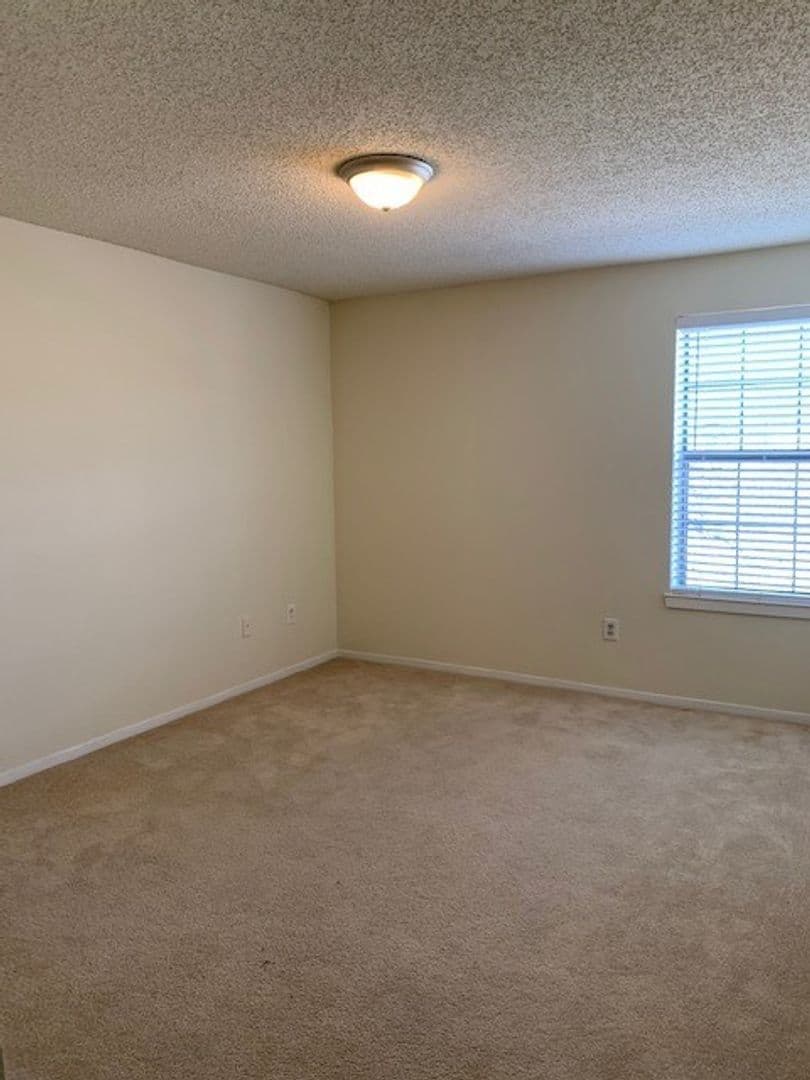 Denton Apartment: 218 North Texas Boulevard