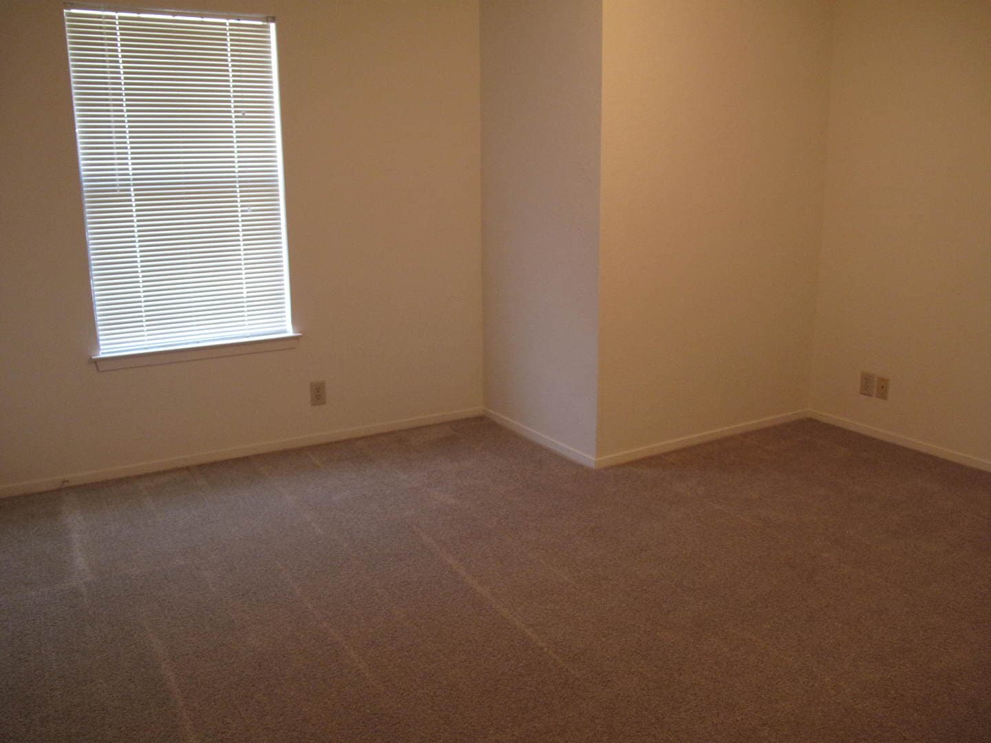 Denton Apartment: 929 West Hickory