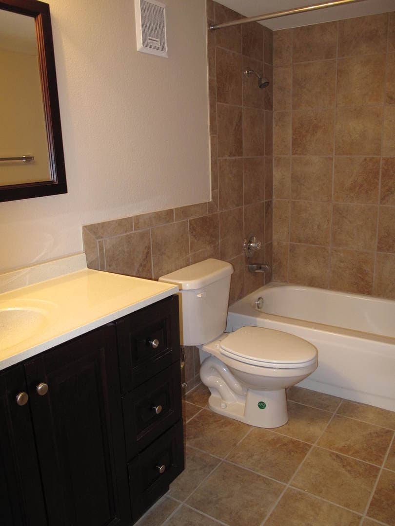 Denton Apartment: 218 North Texas Boulevard
