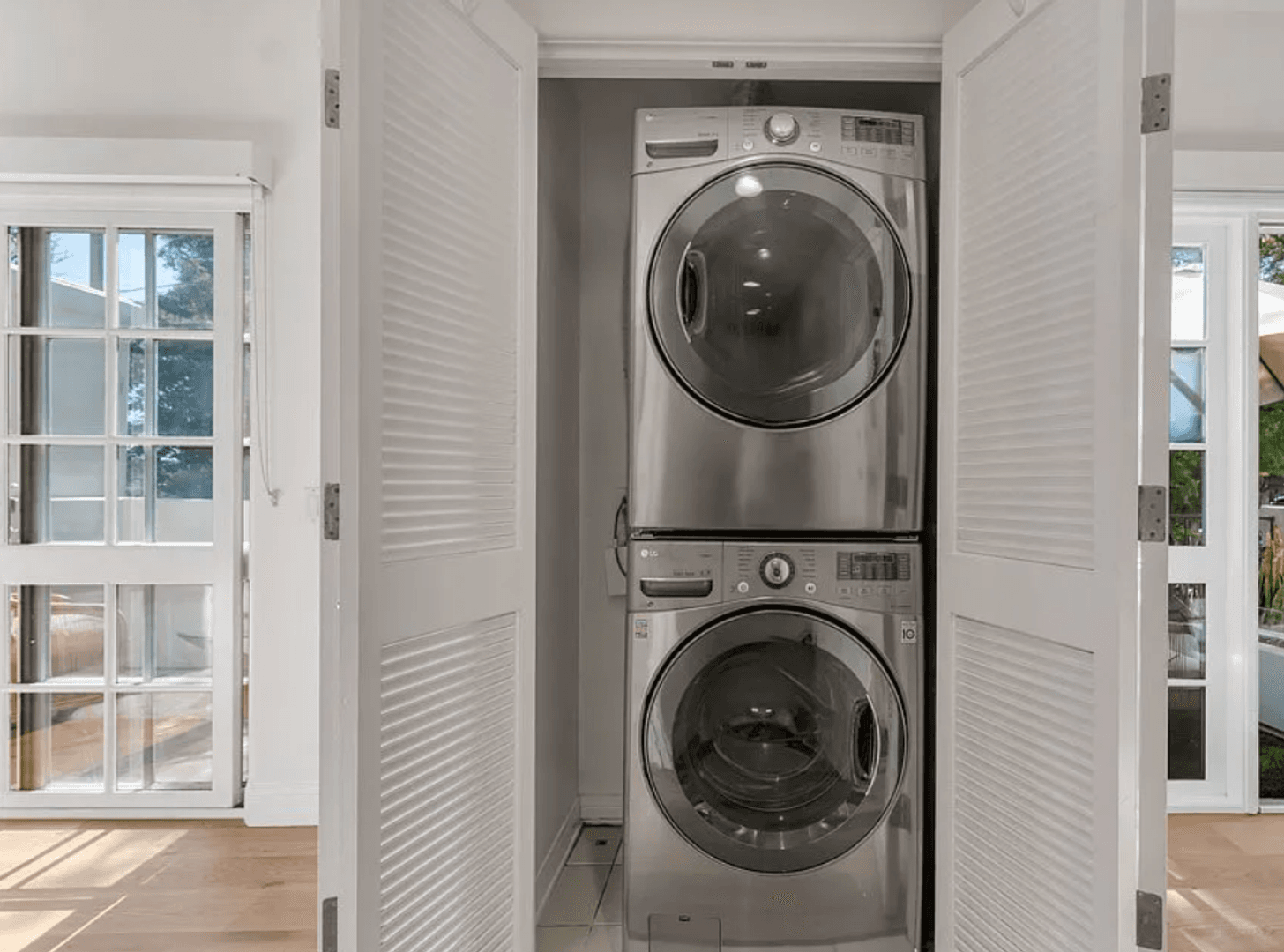 WEST HOLLYWOOD Condo: 851 N SAN VICENTE BLVD APT 128