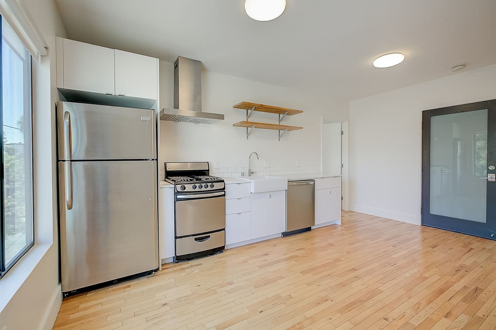 LOS ANGELES Apartment: 306 N. BONNIE BRAE ST.