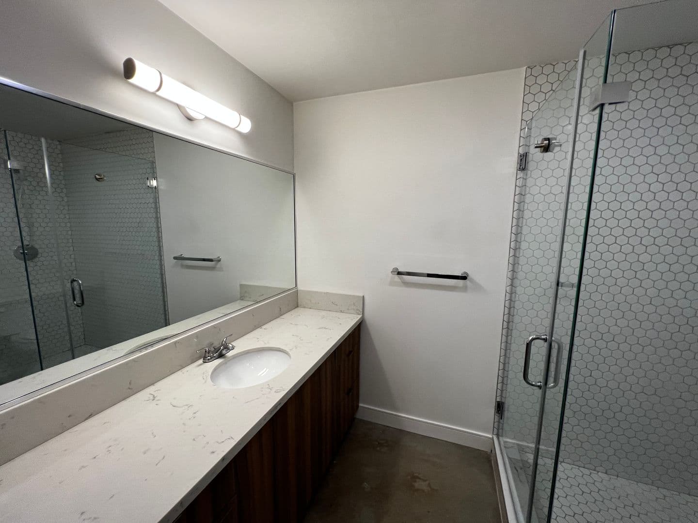 LOS ANGELES Apartment: 152 N RAMPART