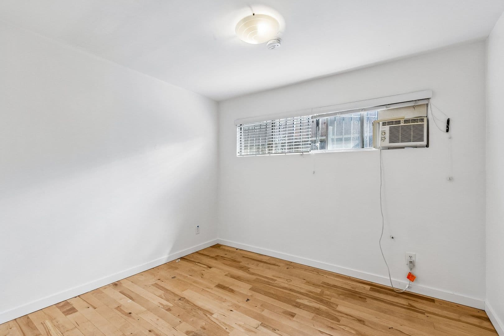 LOS ANGELES Apartment: 1314 MALTMAN AVE