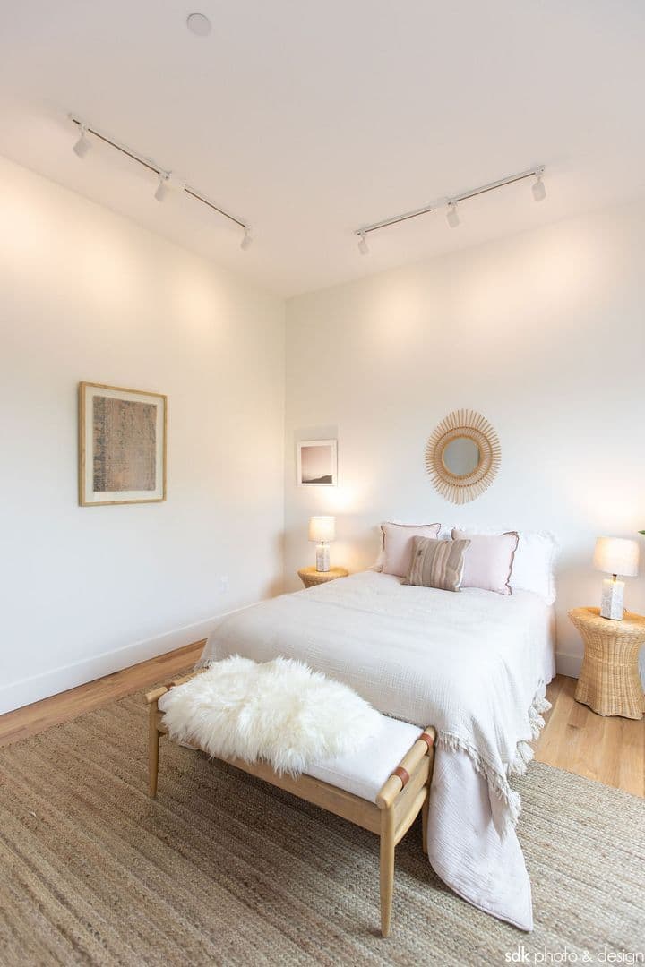 LOS ANGELES Apartment: 2807 GRIFFIN AVE