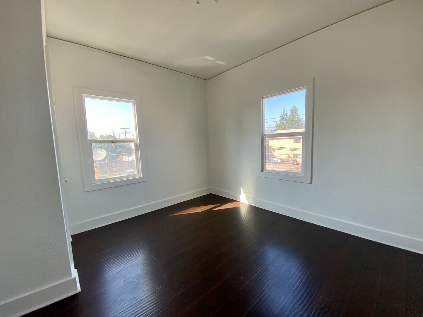 LOS ANGELES Apartment: 4605 PICKFORD ST.