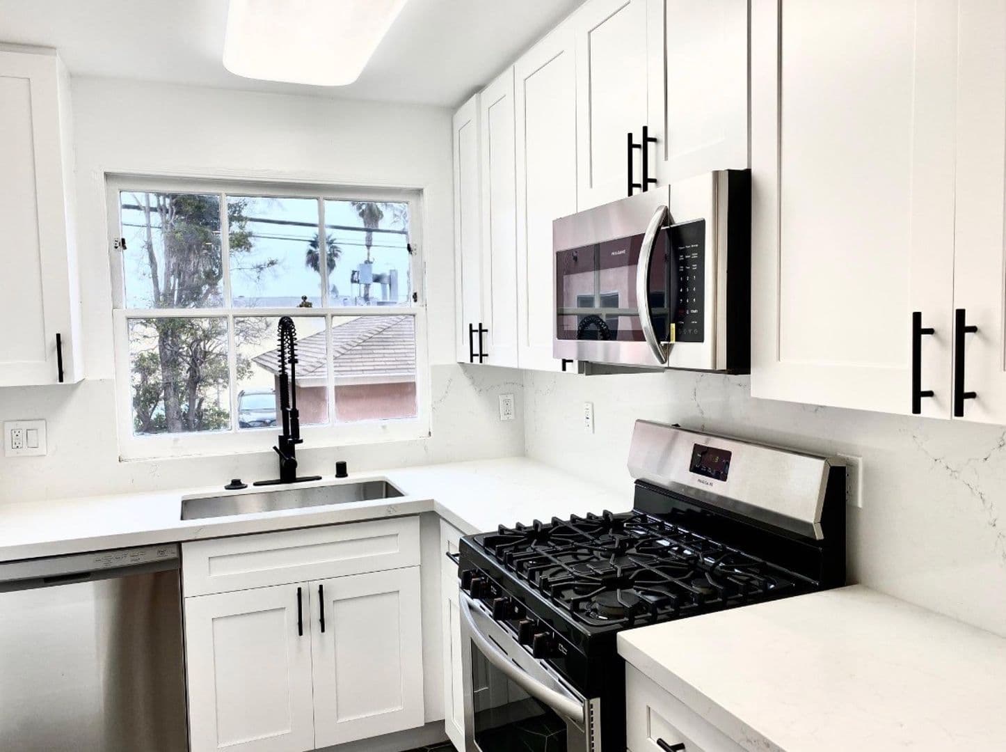 SANTA MONICA Apartment: 1132 & 1138 PRINCETON ST