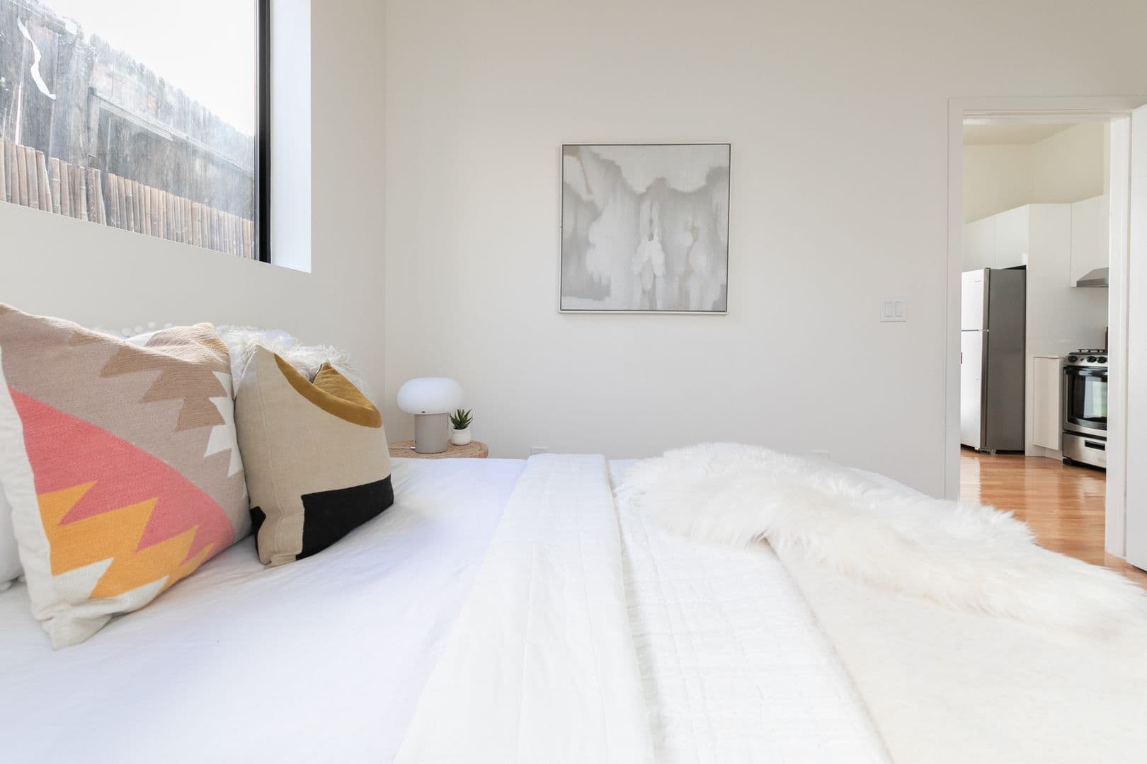 LOS ANGELES Apartment: 121 N BERENDO ST