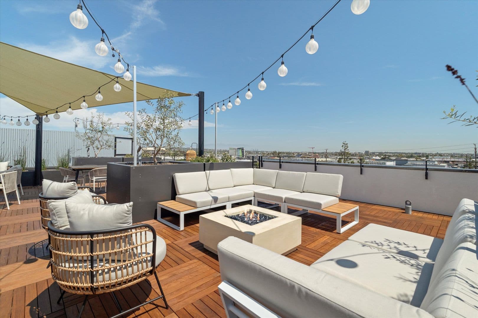 WESTCHESTER Apartment: 8833 READING AVE
