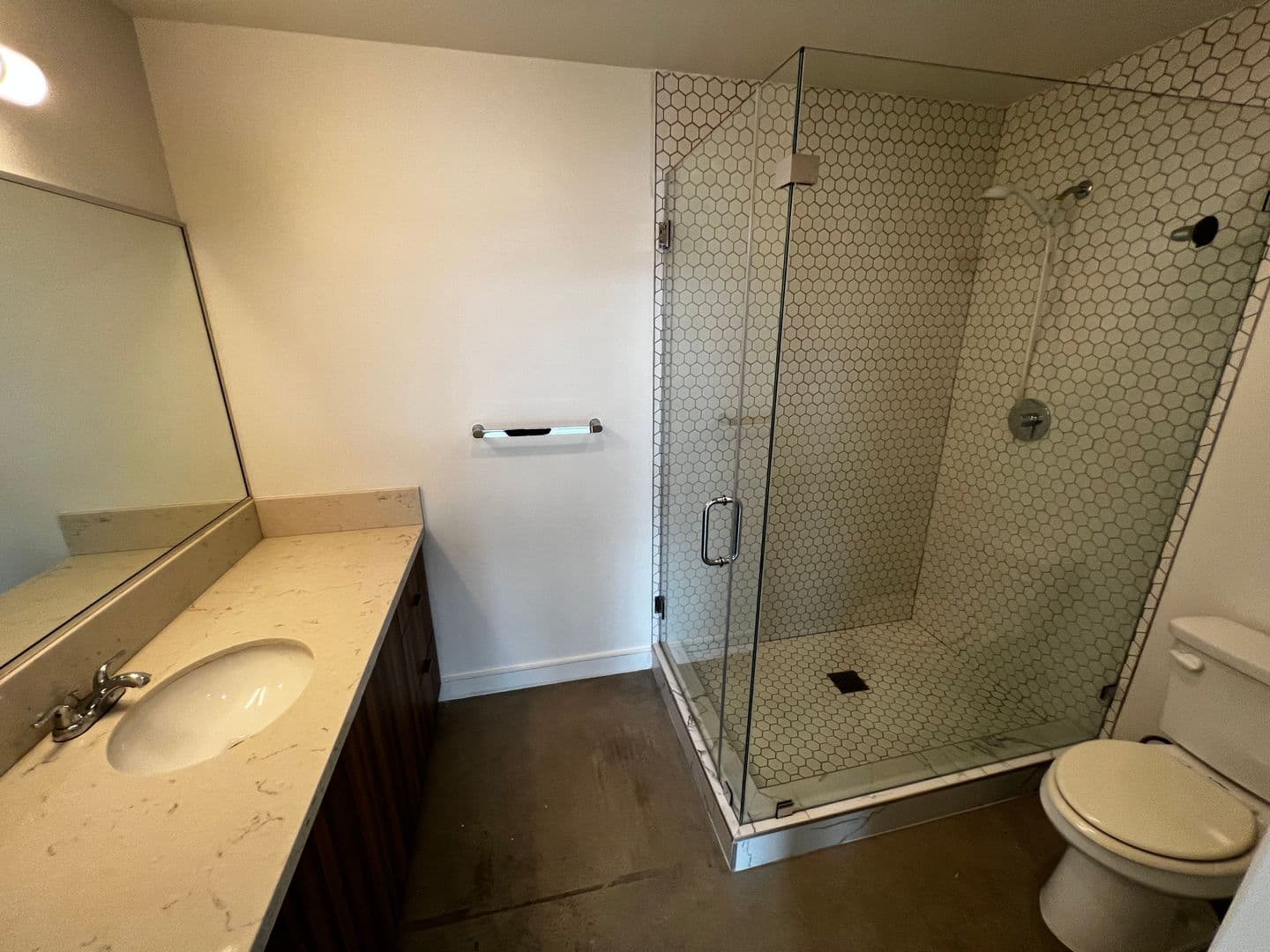 LOS ANGELES Apartment: 152 N RAMPART