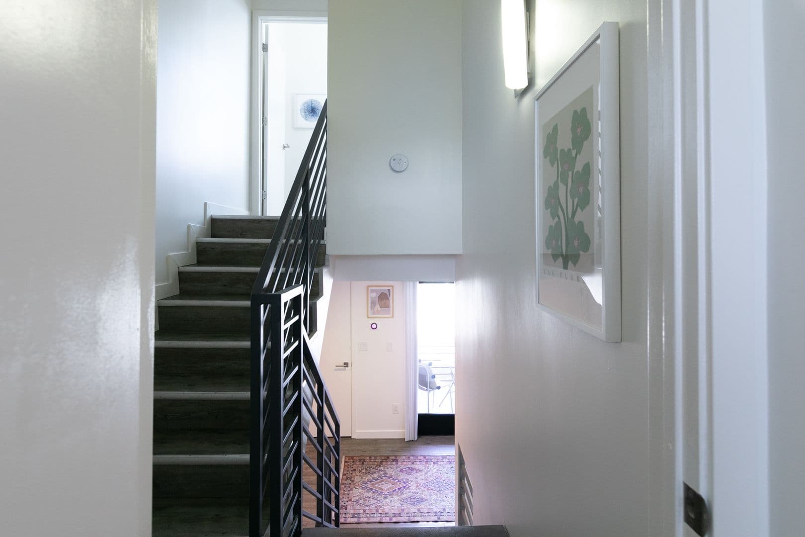 LOS ANGELES Apartment: 753 LILLIAN WAY