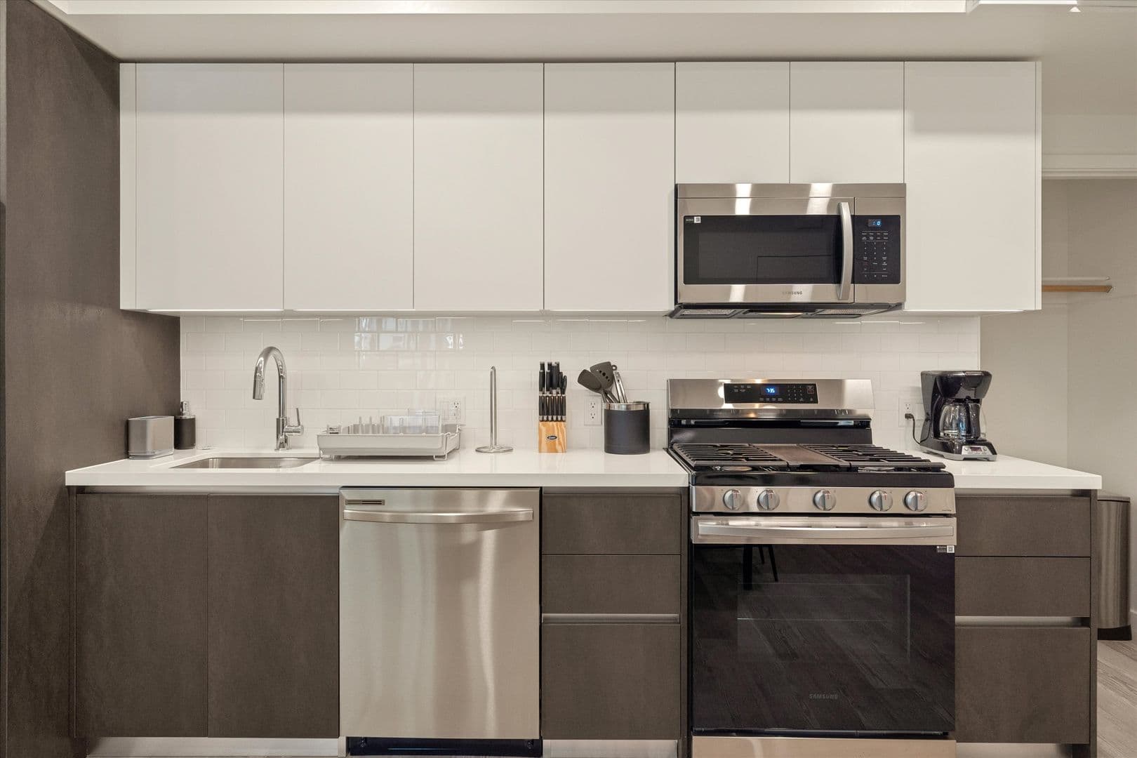 WESTCHESTER Apartment: 8833 READING AVE