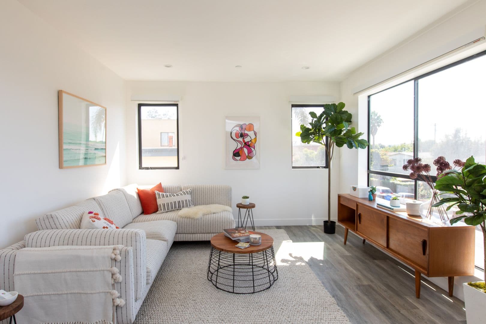 LOS ANGELES Apartment: 5012 S. SLAUSON AVENUE